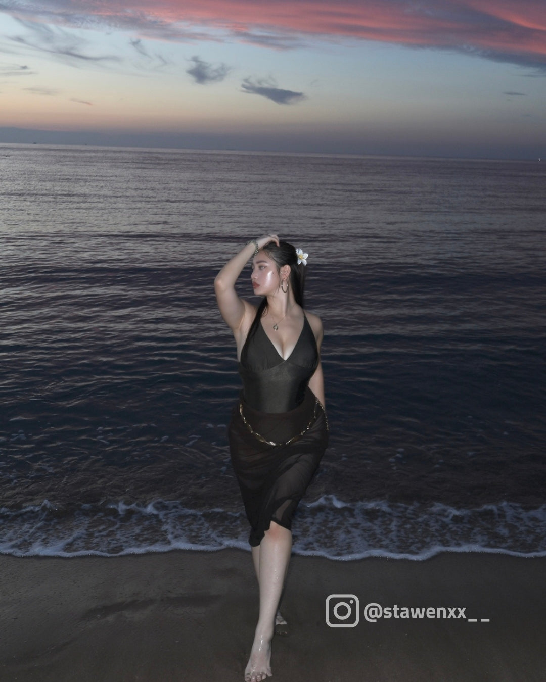 複膚/珠光 ~ 好萊塢深V露背泳裝 -玉翡綠