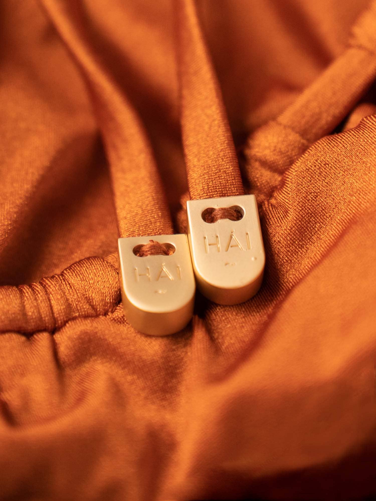 複膚/珠光 ~ 好萊塢深V露背泳裝 - 琥珀橘