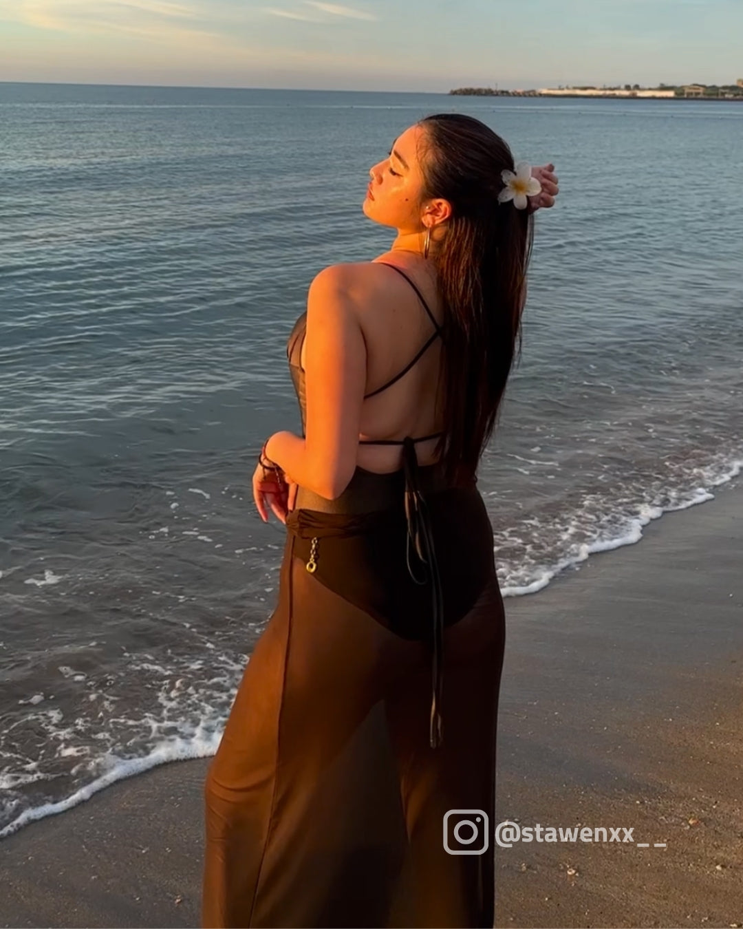 複膚/珠光 ~ 好萊塢深V露背泳裝 -玉翡綠