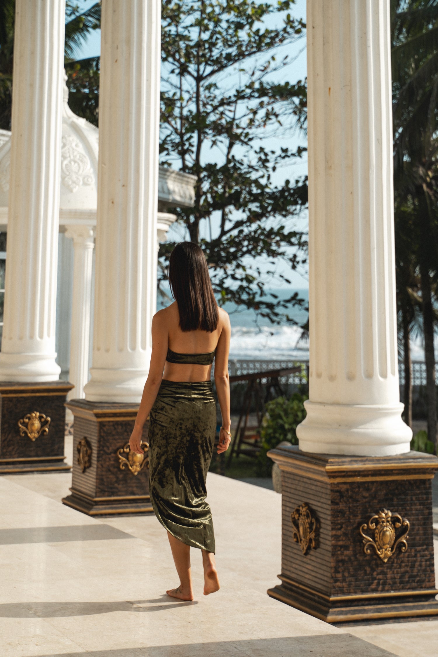 珊・蝕 ~ 交叉繞脖泳裝上衣 - 橄欖石