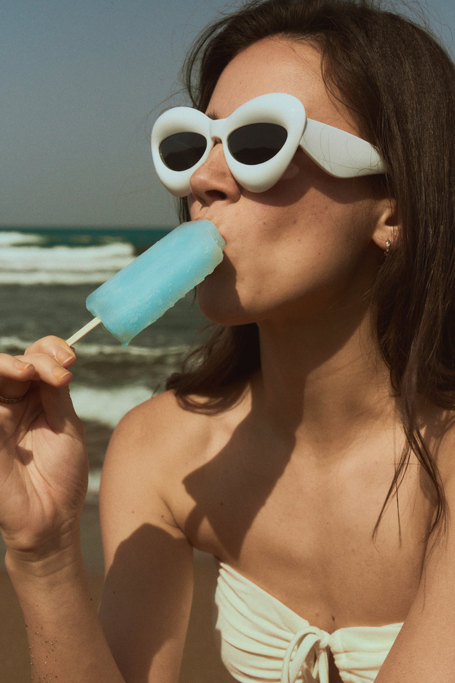 Christina x HÁI 複膚/珠光 | 繞頸抽皺連身泳裝 - 極光白