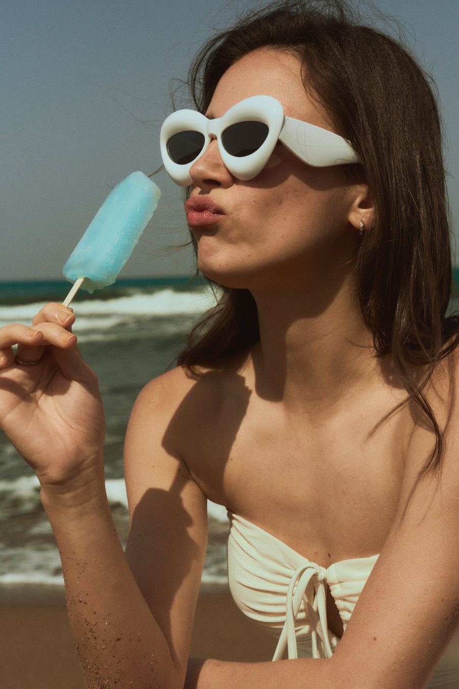 Christina x HÁI 複膚/珠光 | 繞頸抽皺連身泳裝 - 極光白