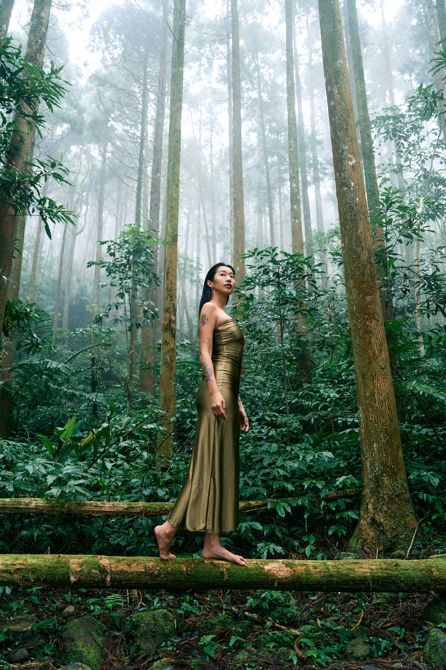 複膚/絲光 - 單邊細肩帶貼身仿膚洋裝 - 蒼欖綠