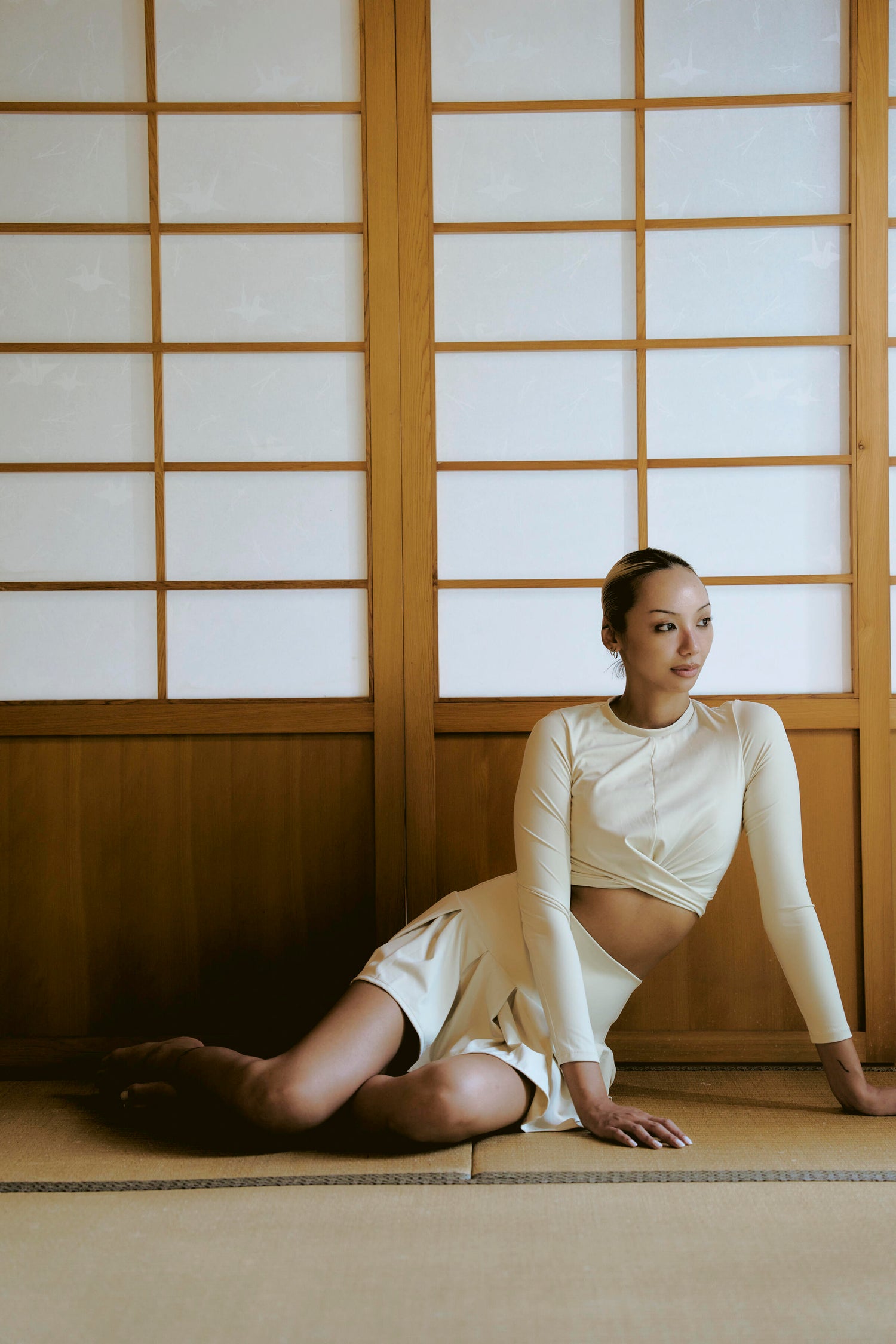 泉肌 | 交叉設計長袖泳裝上衣 - 暖泉米