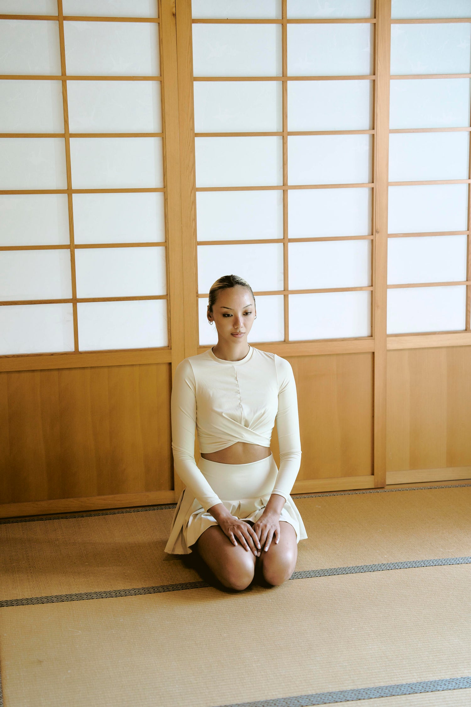 泉肌 | 交叉設計長袖泳裝上衣 - 暖泉米