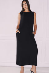 Ribbed Realness - Timeless Maxi Dress with Padded Design - Onyx Black