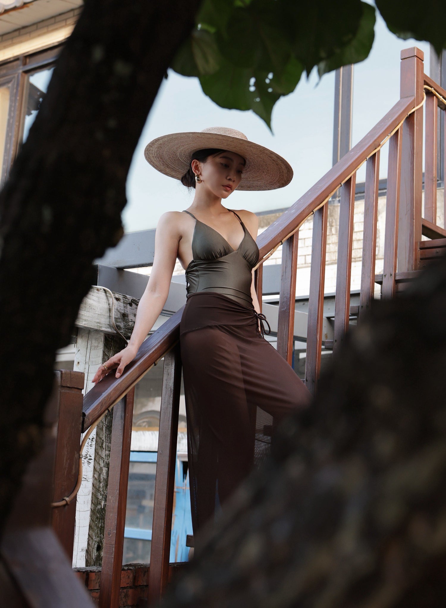 複膚/珠光 ~ 好萊塢深V露背泳裝 -玉翡綠