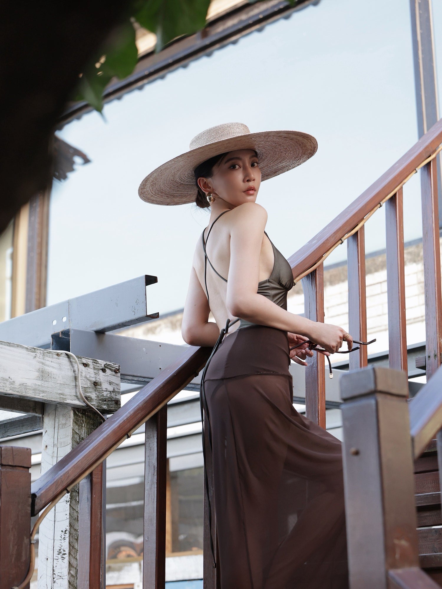 複膚/珠光 ~ 好萊塢深V露背泳裝 -玉翡綠