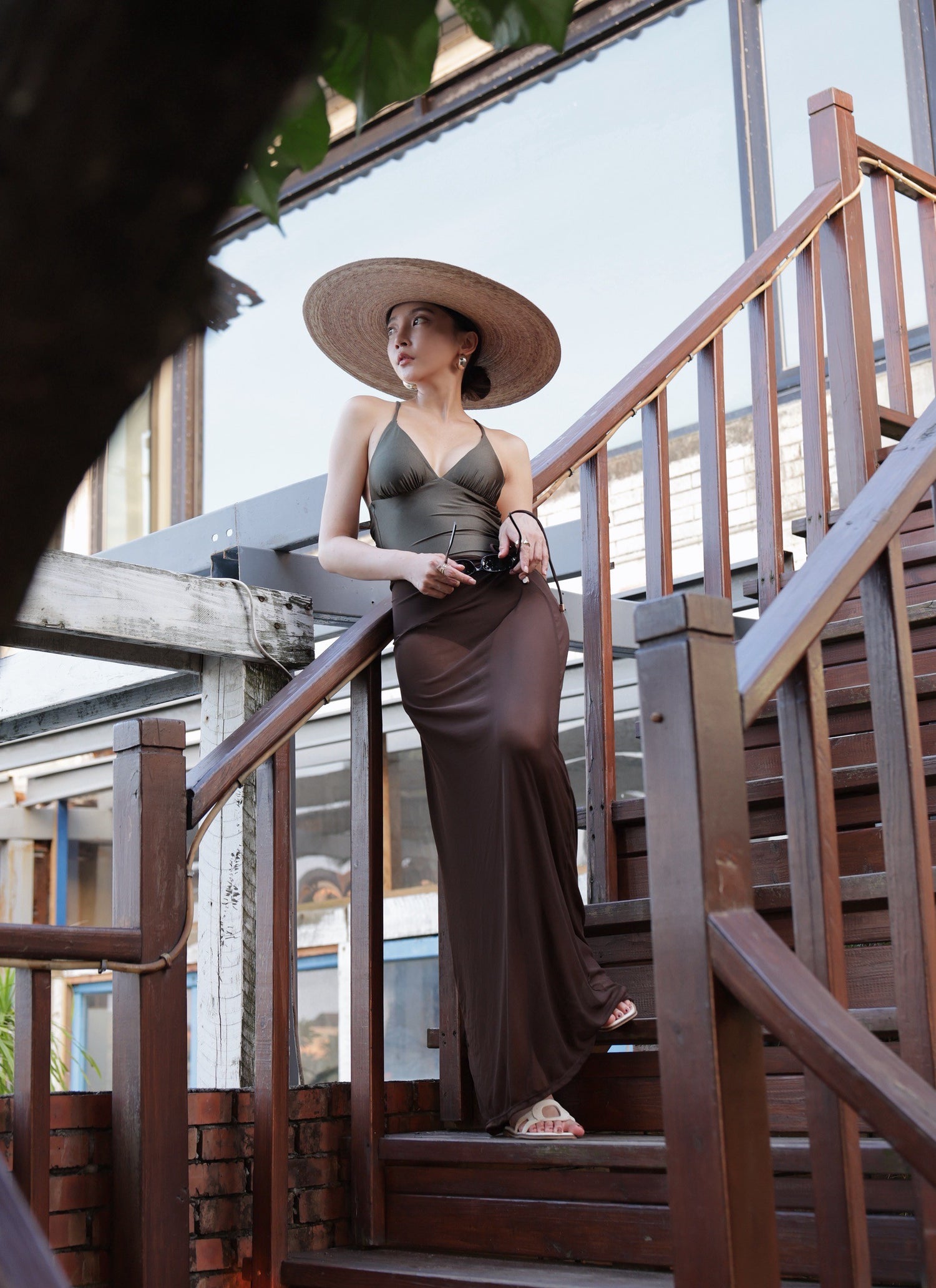 複膚/珠光 ~ 好萊塢深V露背泳裝 -玉翡綠