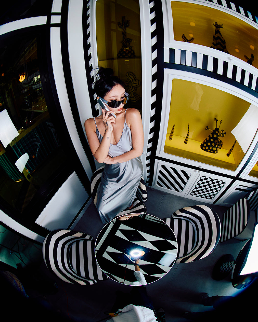 複膚|絲光 -V領側高附墊長洋裝 - 星塵銀